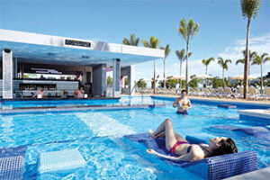 Hotel Riu Palace Costa Rica pools