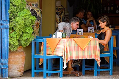 People dining in a restaurant in La Crucecita