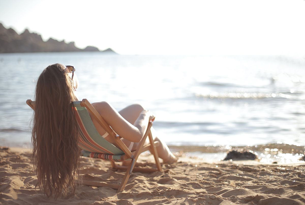 Upgrade Your Beach Day With These 14 Most Stylish Beach Lounge Chairs