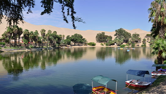 Huacachina lagoon