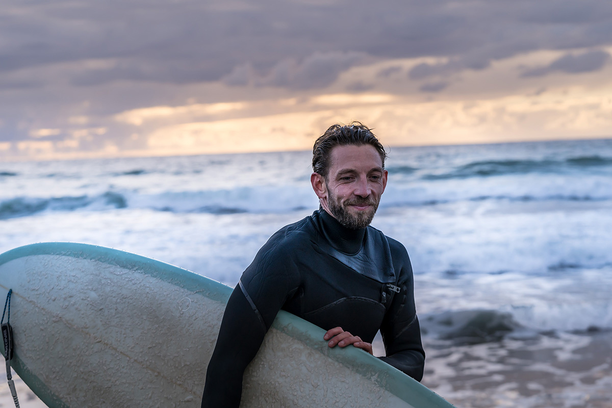 The Best 13 Men’s Rash Guard Shirts For The Water