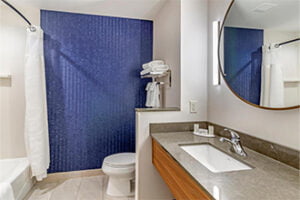 Fairfield Inn And Suites By Marriot Helen bathroom
